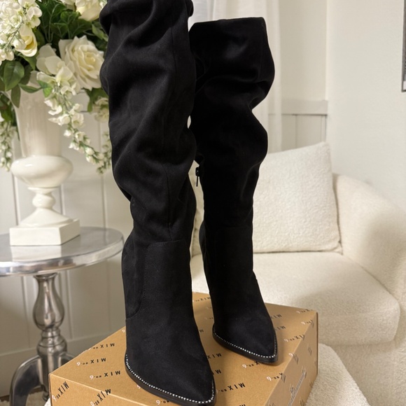 Black heeled boots 7 - Picture 4 of 4